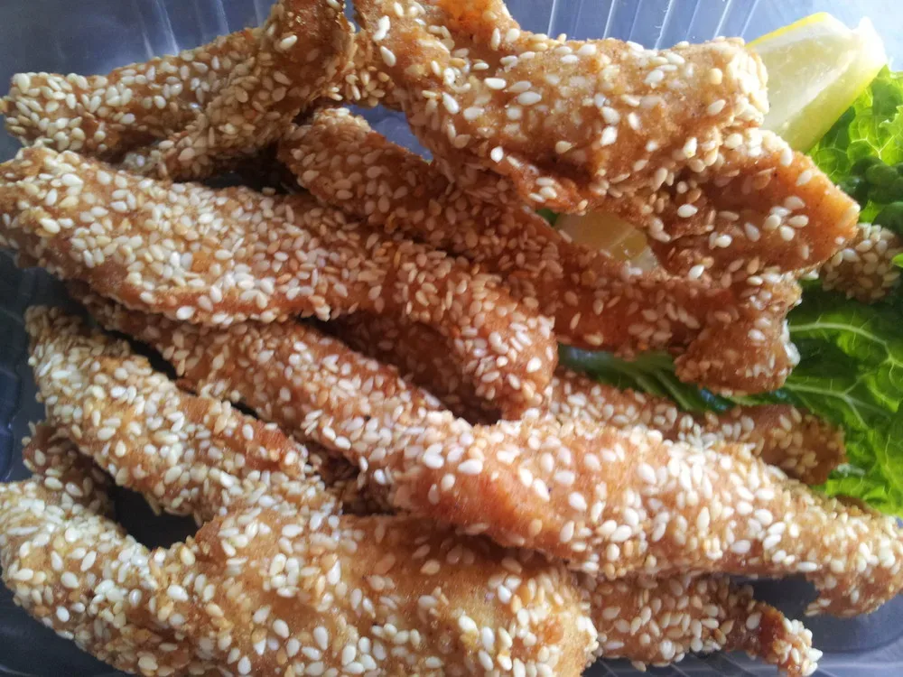 Пилешки флейки със сусам