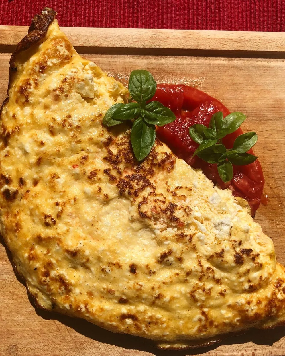 Омлет с обезмаслена извара с гарнитура по избор