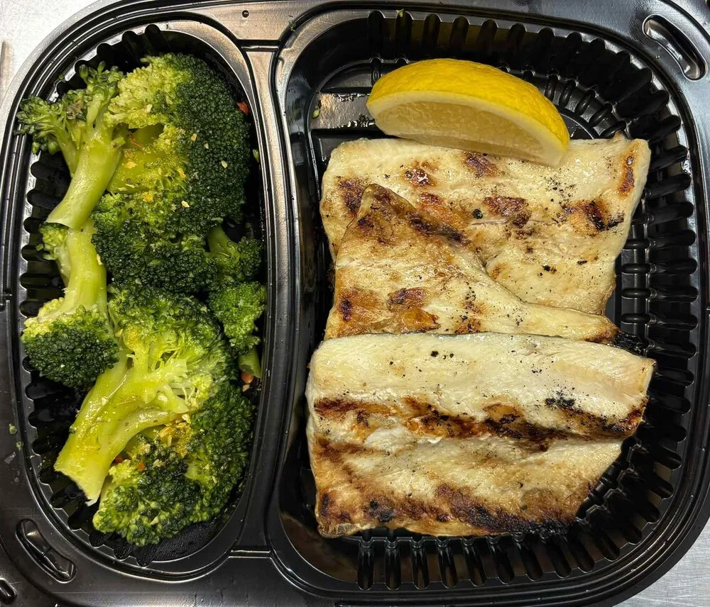 Филе от пъстърва/170г/+1 бр гарнитура/150г/ по избор