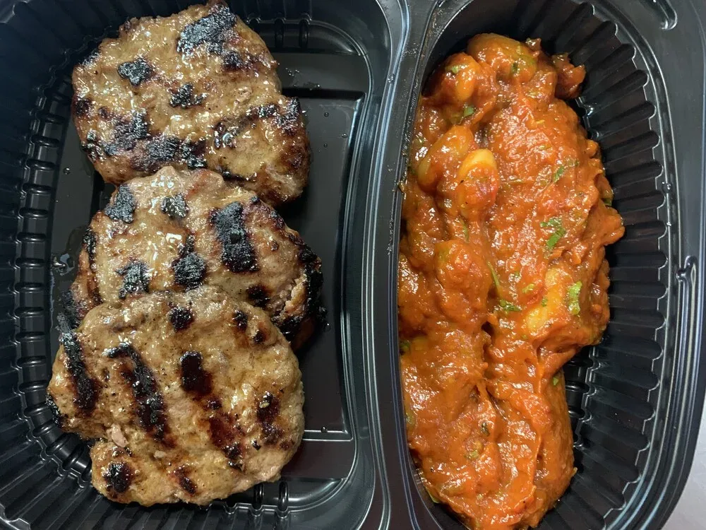 Медени телешки кюфтета на скара 3 бр + гарнитура по избор