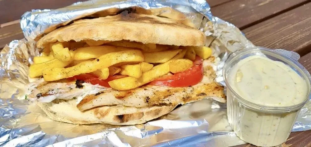 Балкански бургер XXL със сос по избор