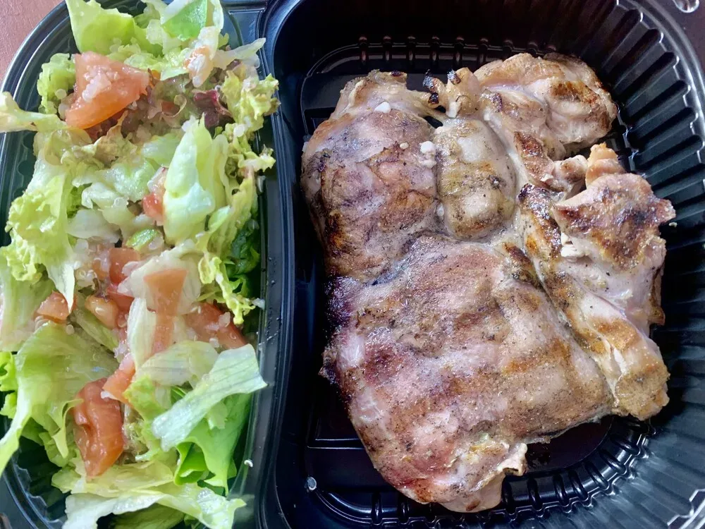 Пилешка пържола от бут /200гр/ + 1 бр /150гр/ гарнитура по избор