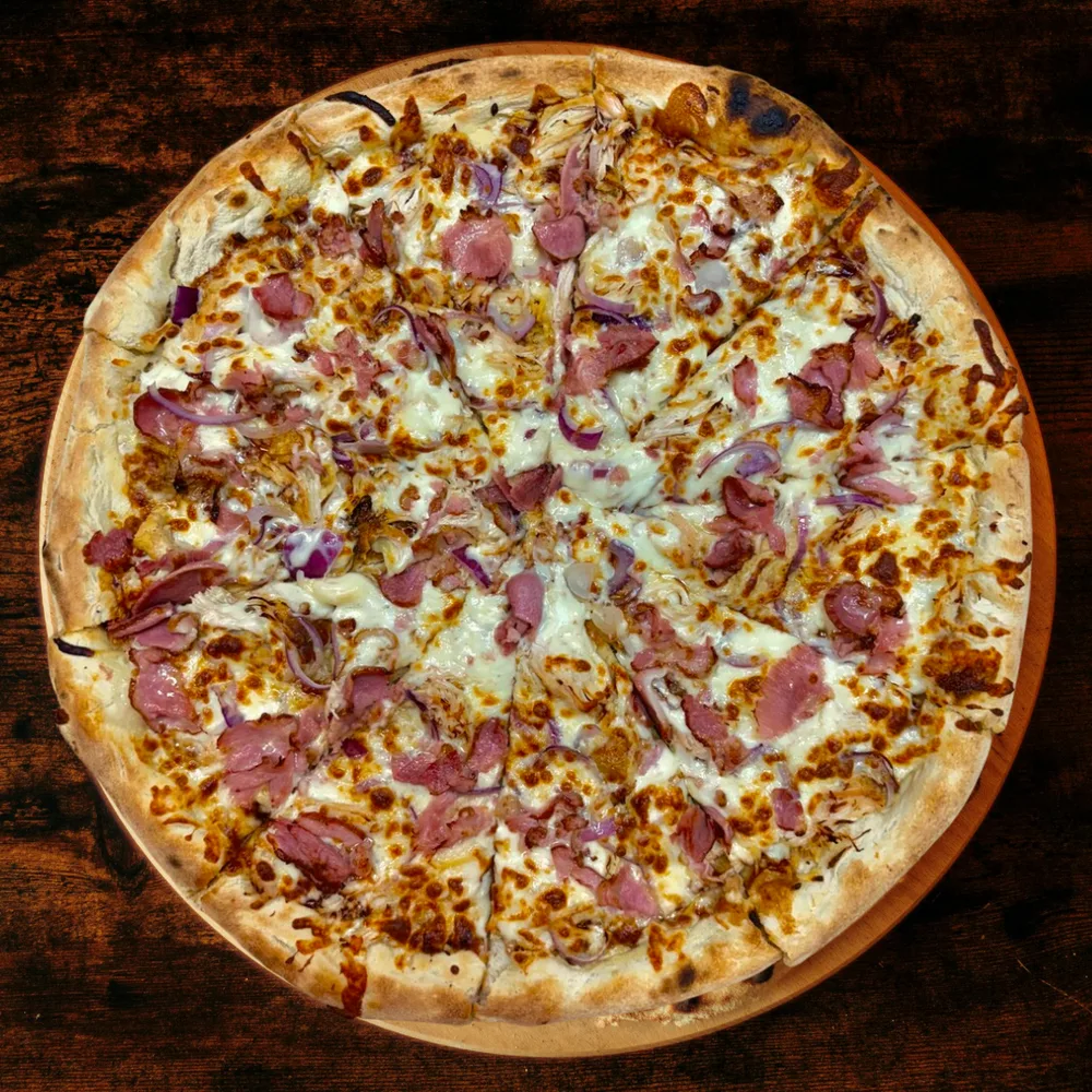 Пица Пиле барбекю с бекон и пушено сирене