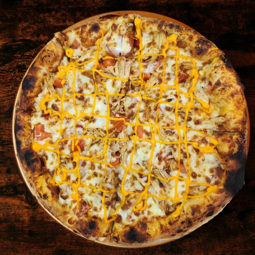 Пица Печено дърпано пиле с Чедър