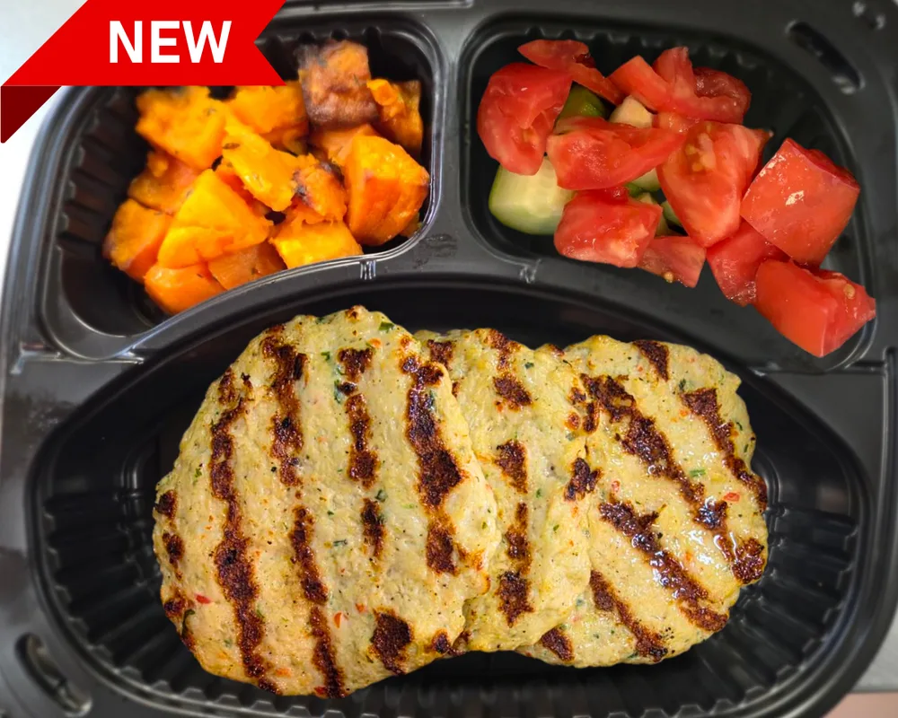 Пилешки кюфтета на скара 3 бр с 2бр гарнитура по избор